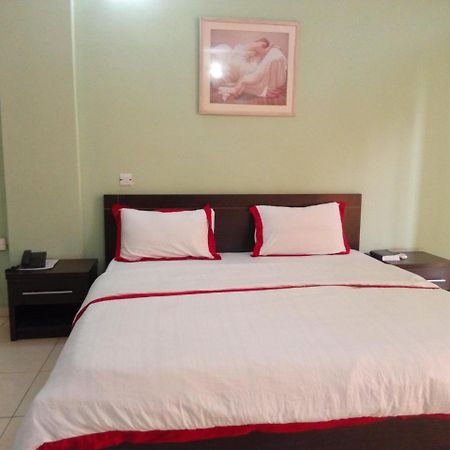 Weaver'S Hotel Абуджа Екстер'єр фото