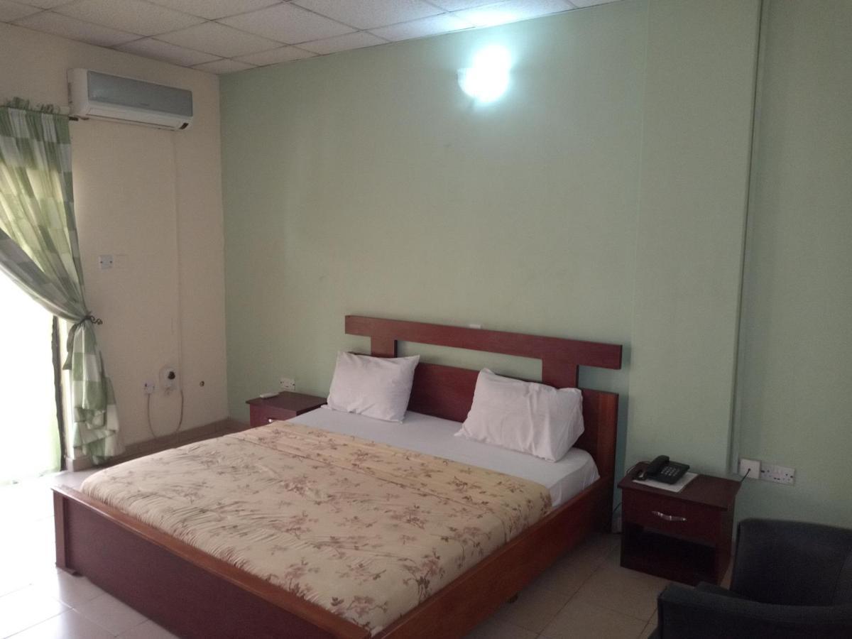 Weaver'S Hotel Абуджа Екстер'єр фото